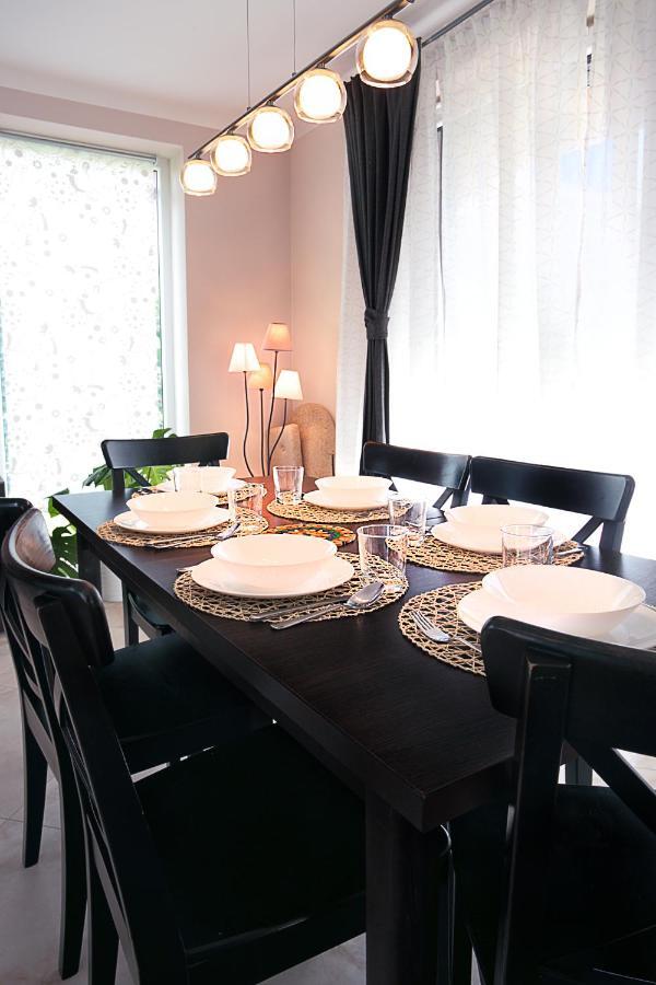 Townhouse On Budapest Border บูดาโอร์ช ภายนอก รูปภาพ